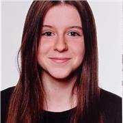 Profesora de ciencias de la salud de la ESO o primaria en Zaragoza. Estudiante de Universidad.